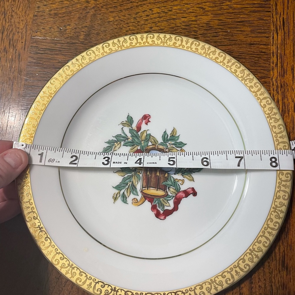 Gold Buffet Christmas dishes-SOLD - Picture 7 of 8